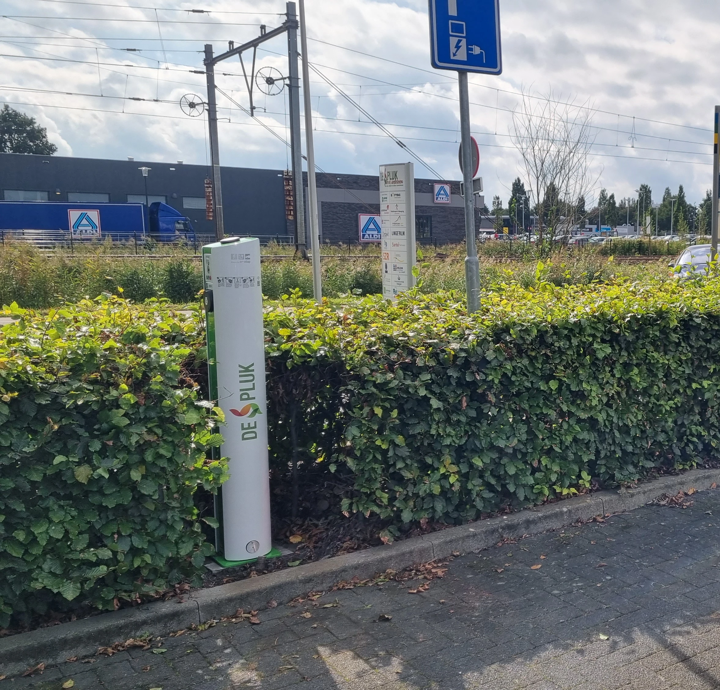 De Pluk laadpalen