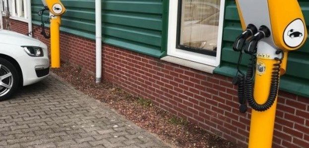 autolaad praatpalen voor Sight Landscaping Harderwijk